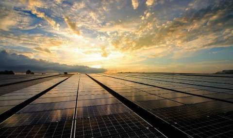 Una explotación fotovoltaica de energía. // Adobe Stock / SINC