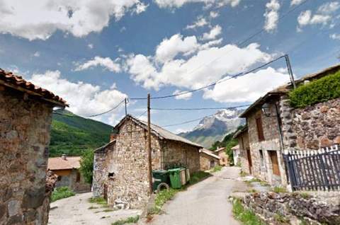 Santa Marina de Valdeón, en el Parque Nacional de Picos de Europa. Imagen: Google Street Wiew.