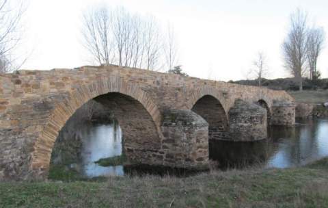 Puente Valimbre en Valderrey enfilando el camino hacia Astorga.
