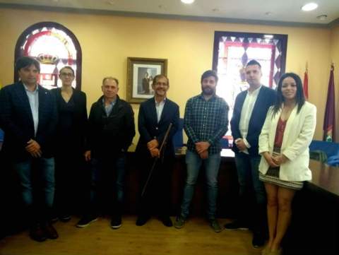 José Fernández con el bastón de mando el día de la toma de posesión del cargo.