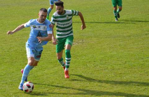 El equipo de Miñambres no perdonó en el campo de los Dominicos. (Foto: sportleon.com)